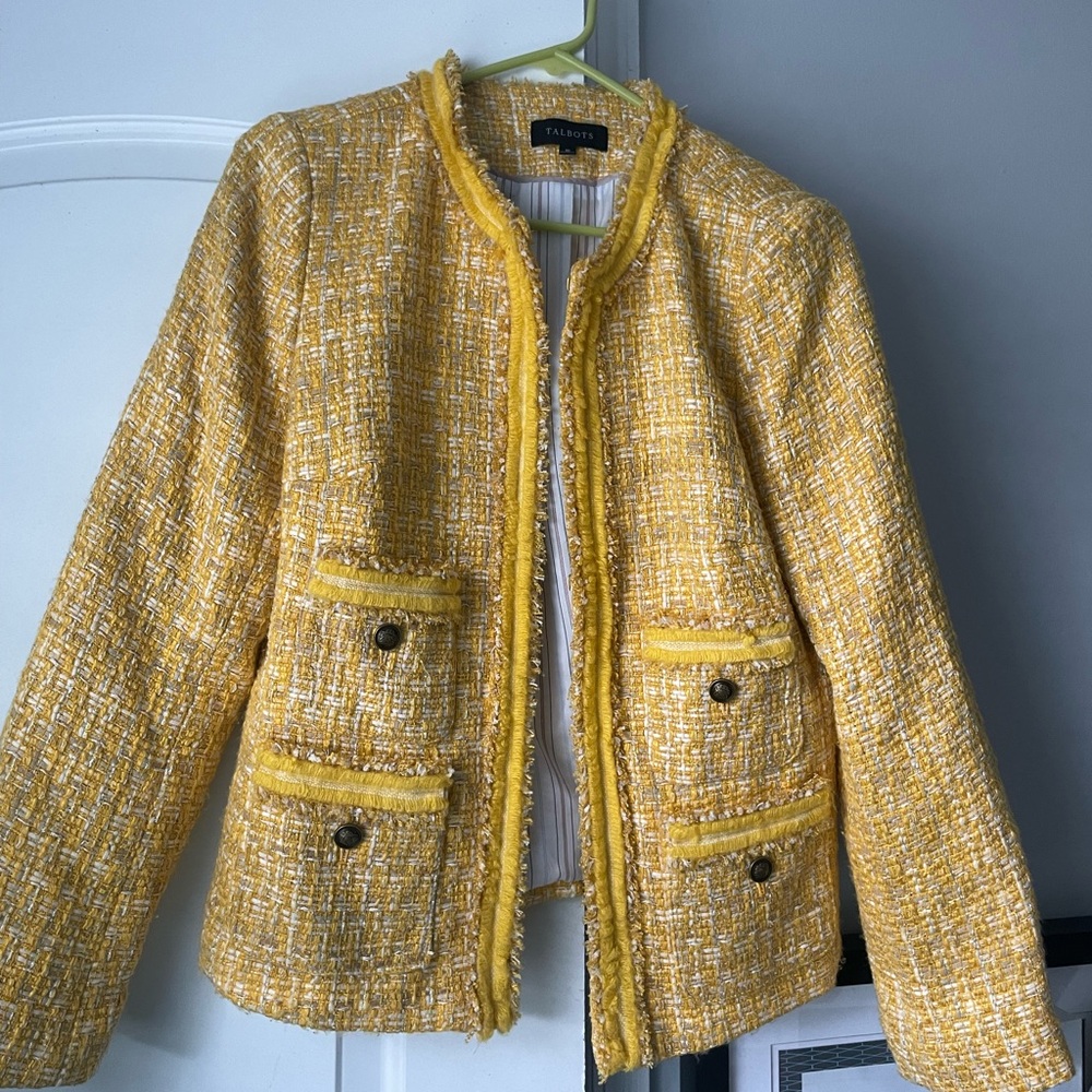 Selling this beautiful blazer from Talbots. No flaws